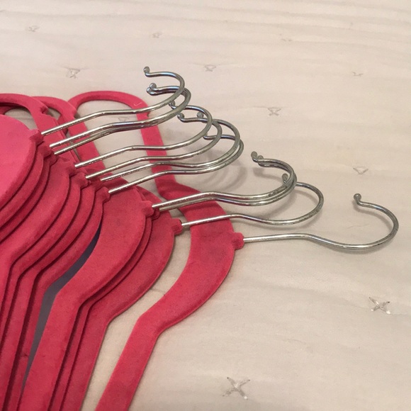 Velvet pink hangers - Picture 4 of 4